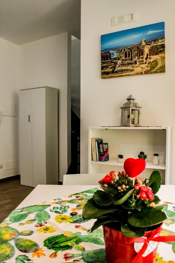Ferienwohnung Casa Peppino Letojanni Exterior foto